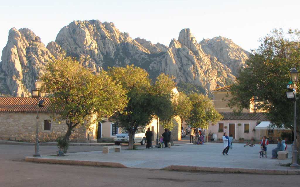 San Pantaleo - il villaggio degli artisti